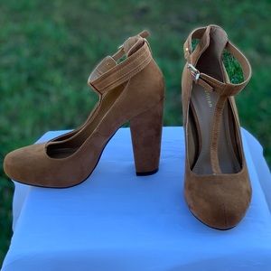 Suede T-Strap Pumps